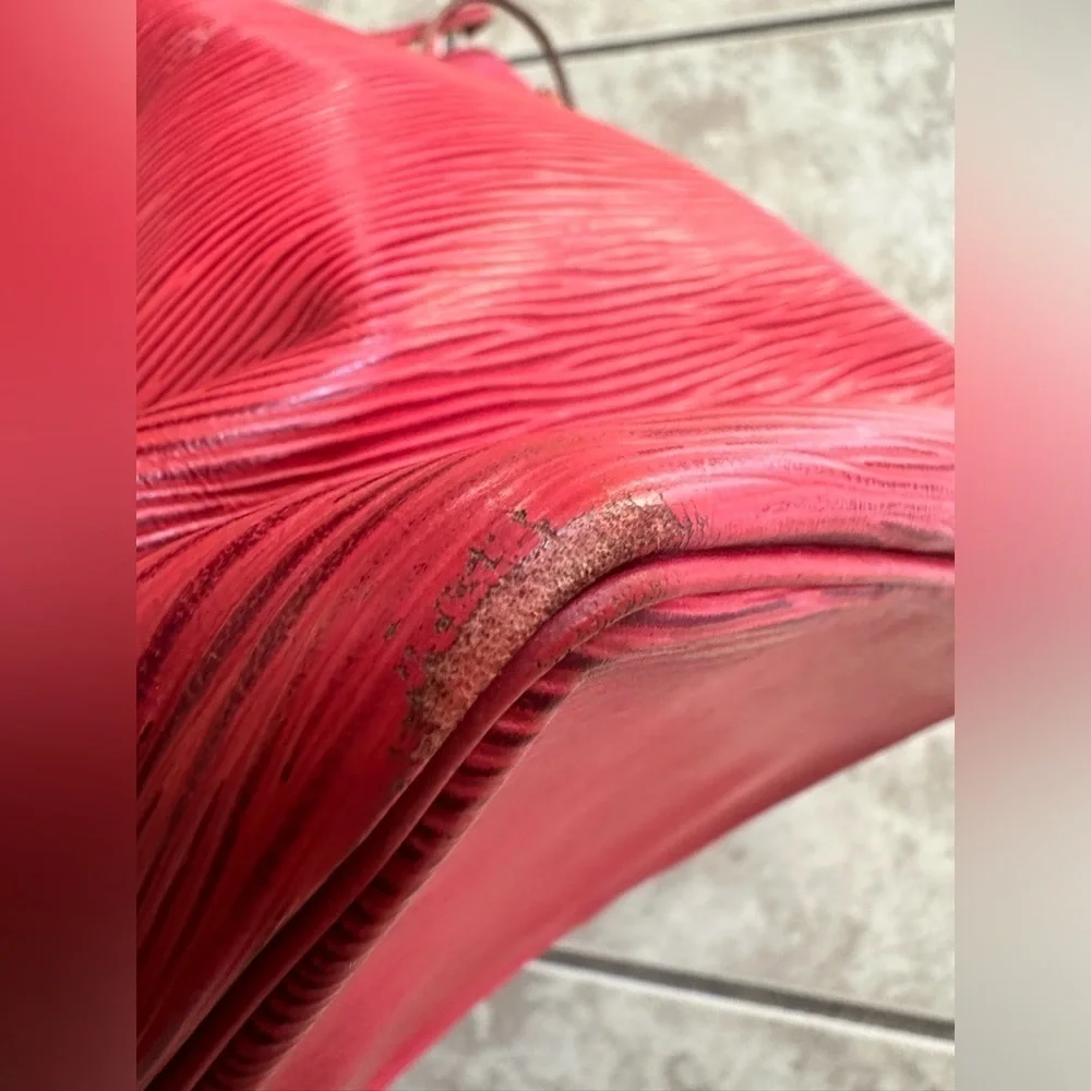 Louis Vuitton Authentic Bucket Bag Red